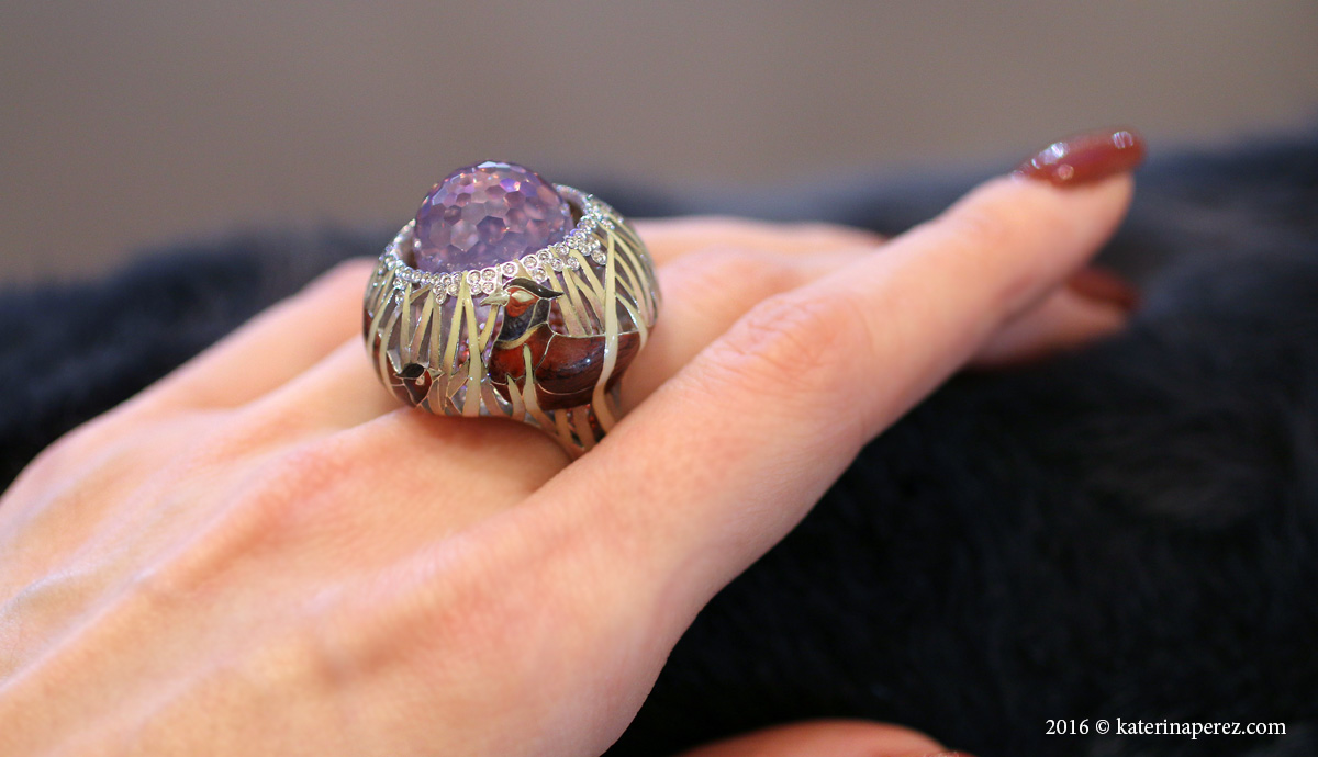 Кольцо «Фазан» от Ilgiz Fazulzyanov из розового кварца, бриллиантов и эмали