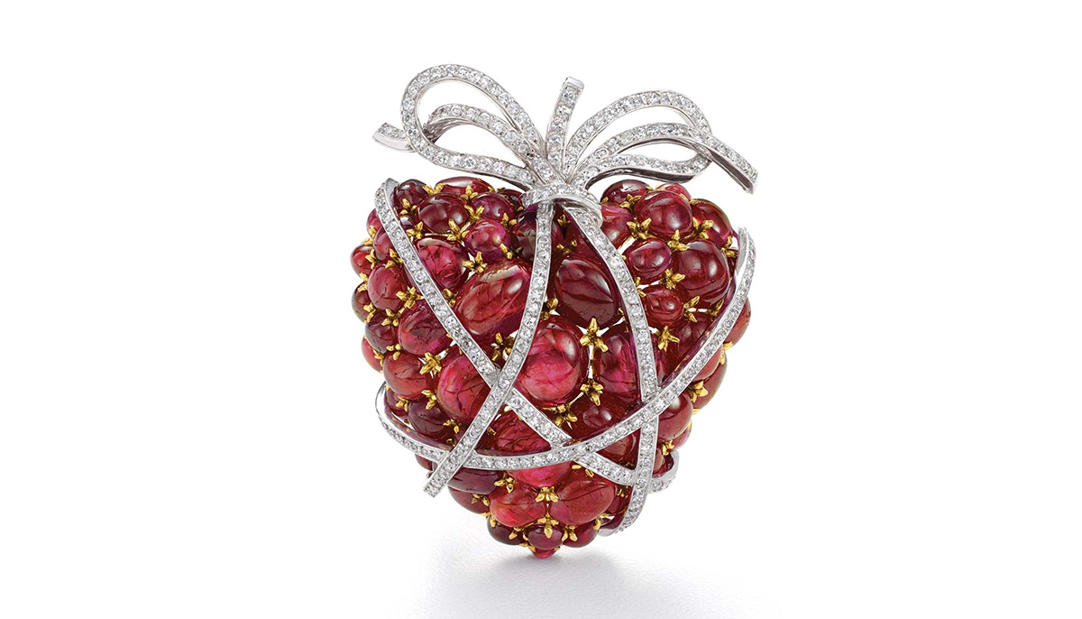 Wrapped Heart brooch with rubies and diamonds by Verdura