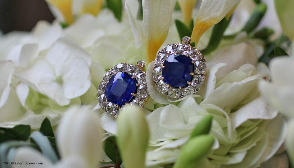 A MAGNIFICENT PAIR OF LATE 19TH CENTURY KASHMIR SAPPHIRE AND DIAMOND EARRINGS