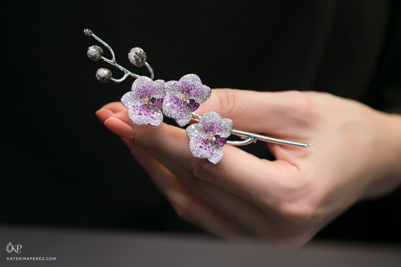 Брошь Palmiero "Орхидея" c розовыми сапфирами и бриллиантами