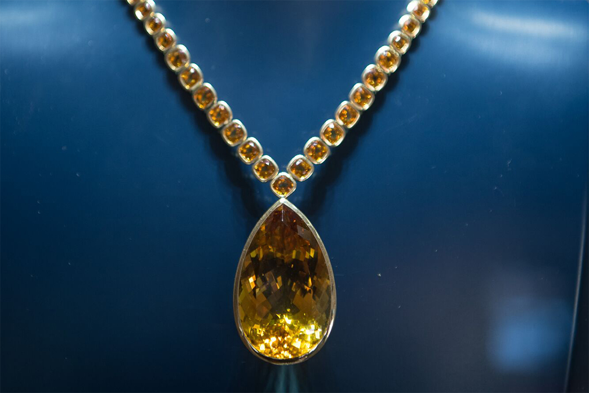 Robert Procop 'Style of Jolie' necklace with 64 graduated-in-size and bezel set cushion cut citrines and 177.11 ct pear shape citrine drop