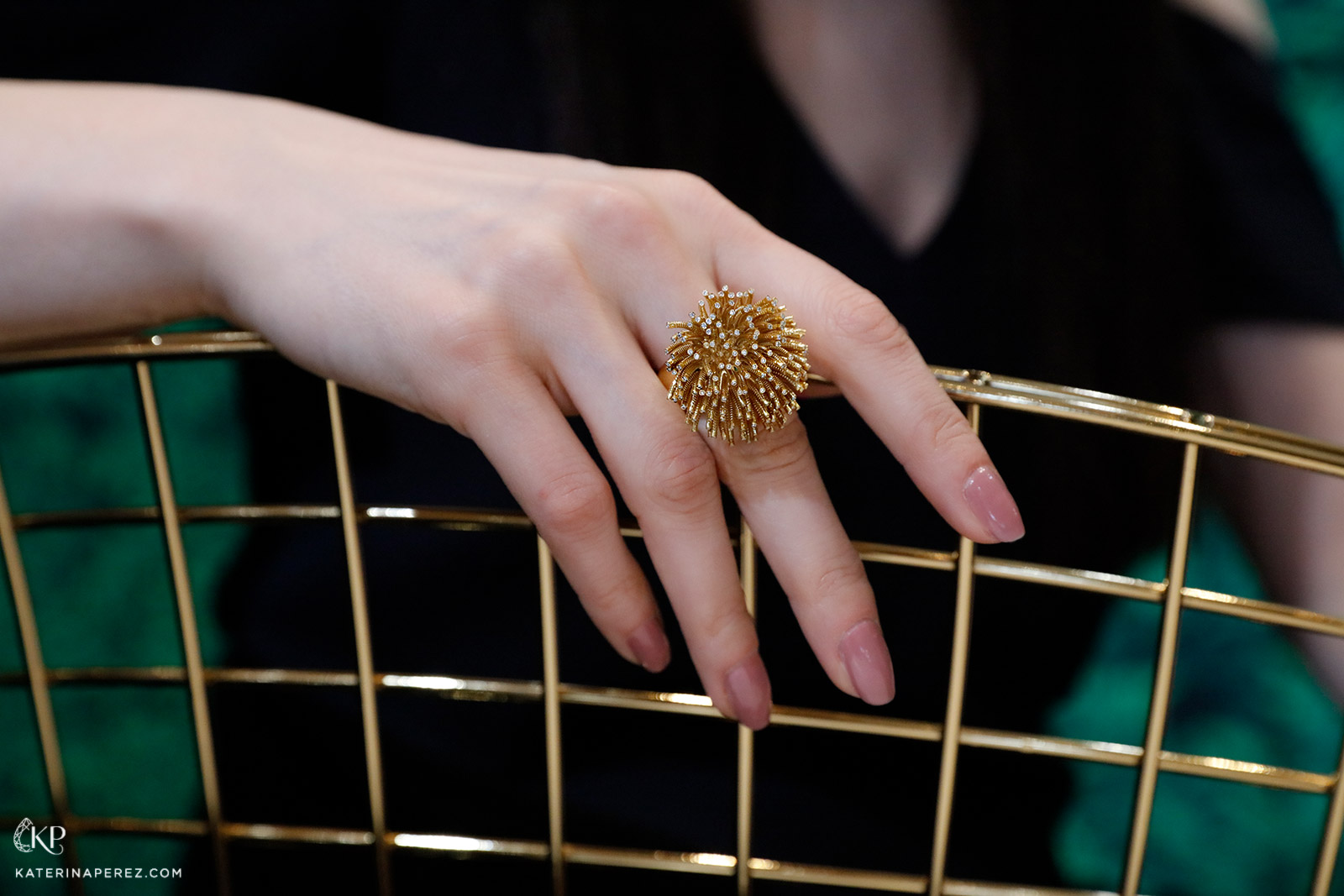 CADAR 'Fur' ring in yellow and diamonds from the 'Second Skin' collection