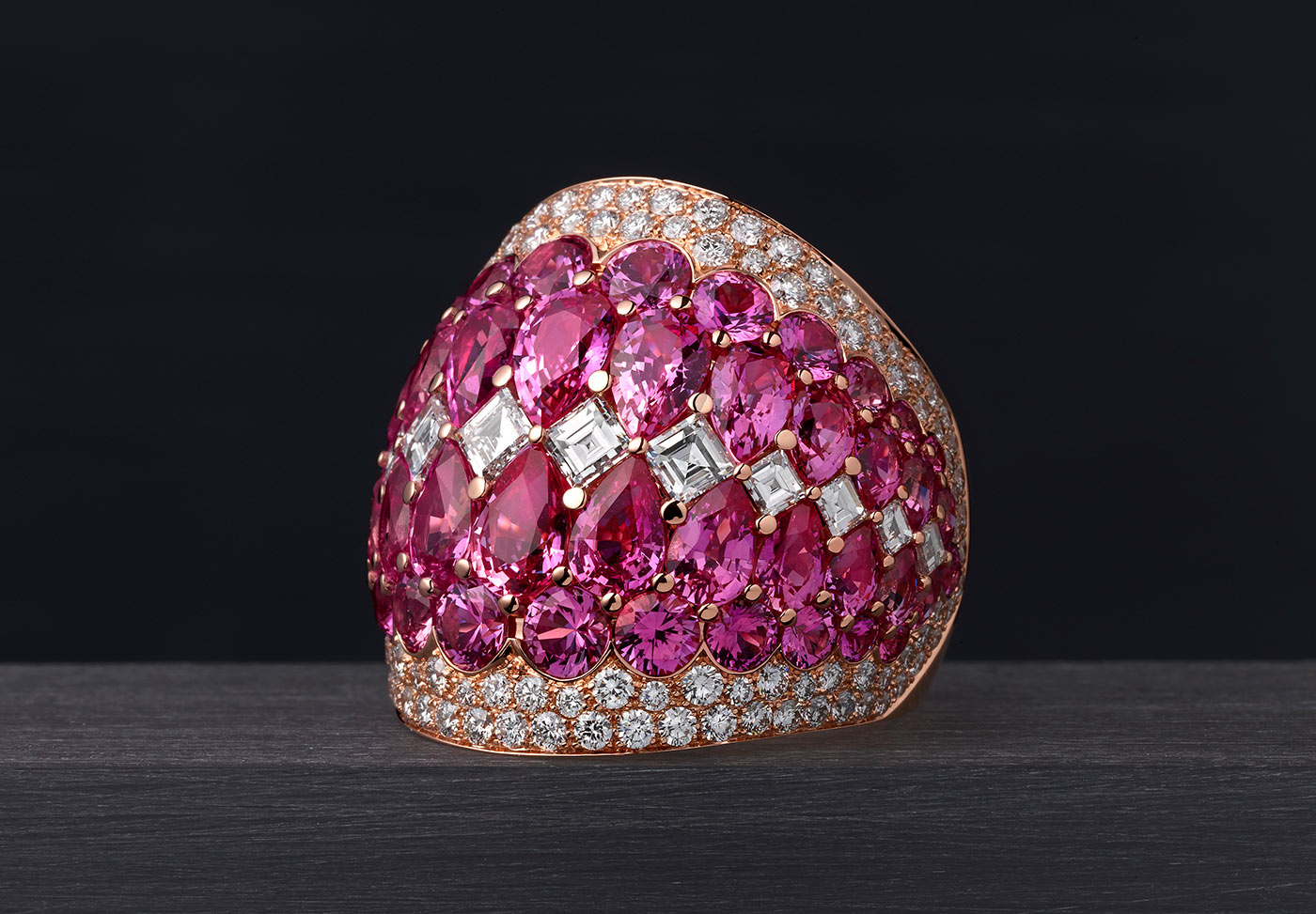 Baenteli Sphere ring with pink sapphires and diamonds