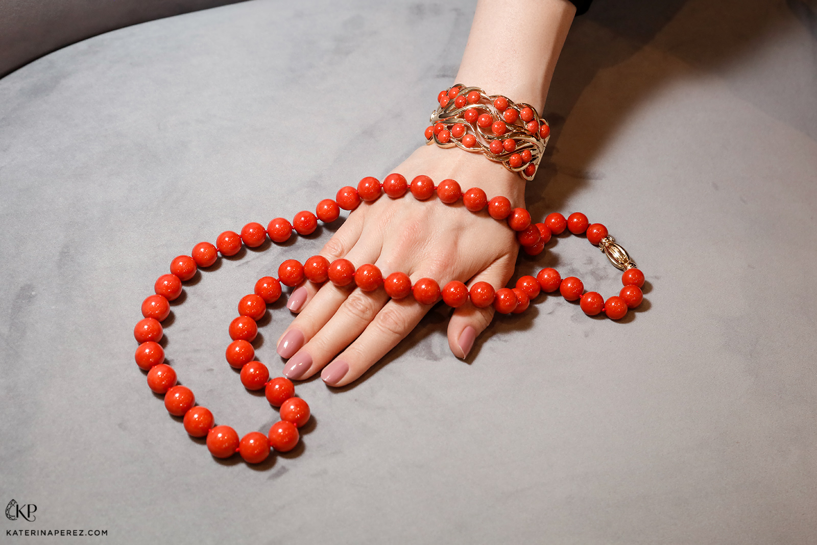 Assael necklace and cuff with Sardinian coral and yellow gold