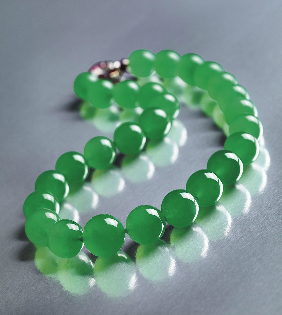 The Hutton-Mdivani jadeite necklace, whose price increased dramatically between 2 auctions