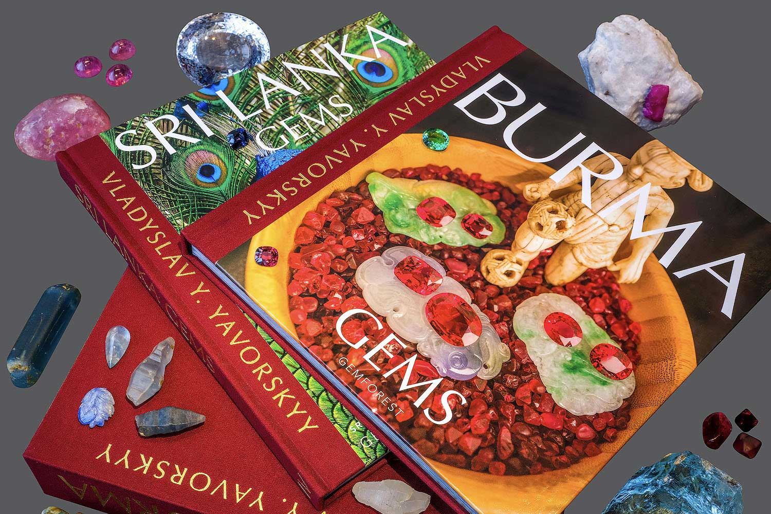Книга 'Burma Gems and Sri Lanka Gems' Владислава Яворского