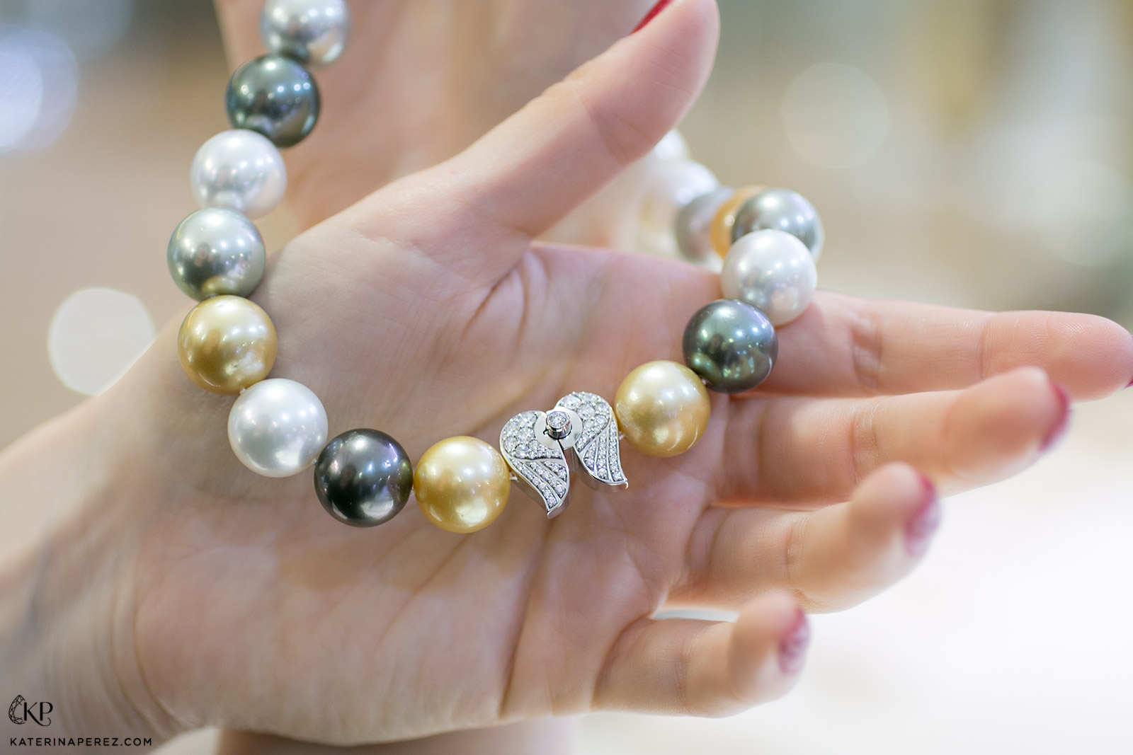 Ожерелье Ksenia Podnebesnaya с жемчугом Южных морей, Таитянским жемчугом и бриллиантовой застежкой