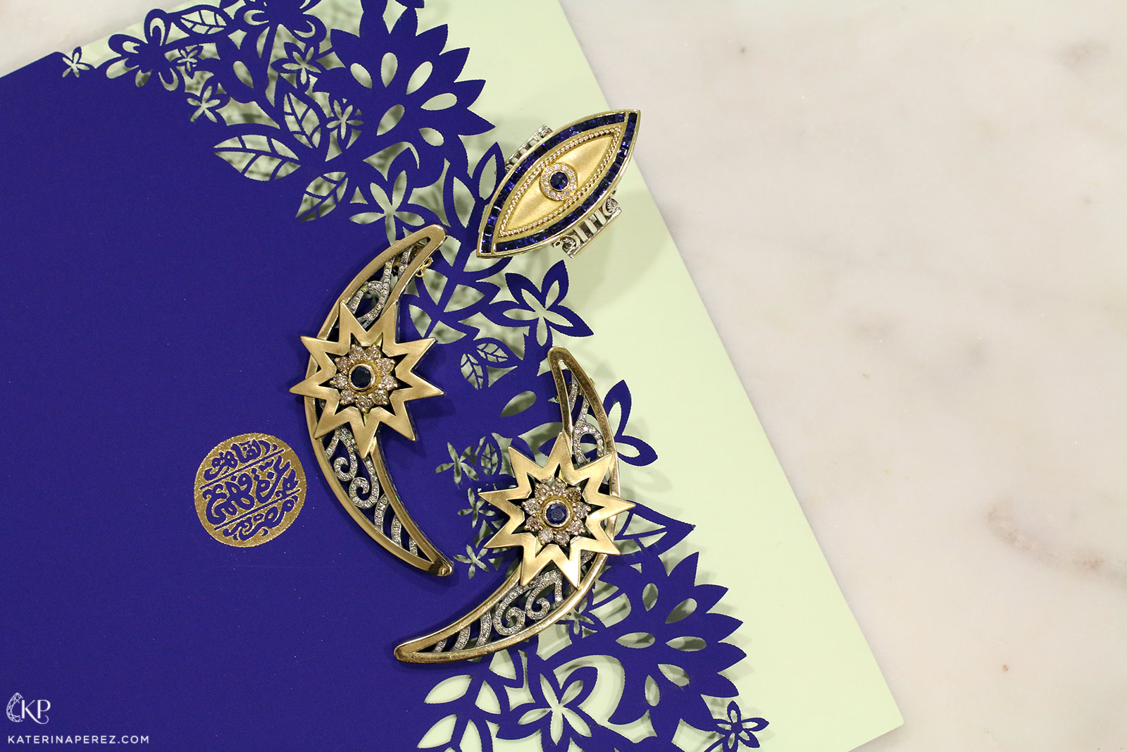 Azza Fahmy The Gypse collection earrings and ring in yellow gold with diamonds and sapphires