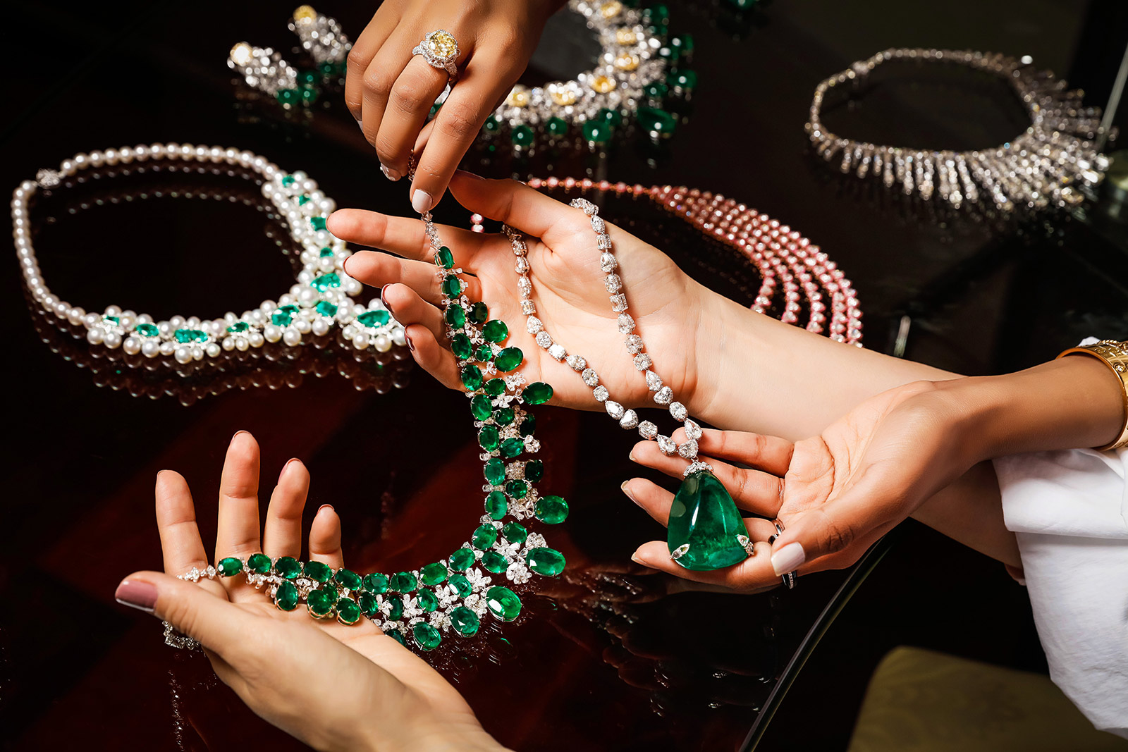 Kamyen emerald and diamond jewellery