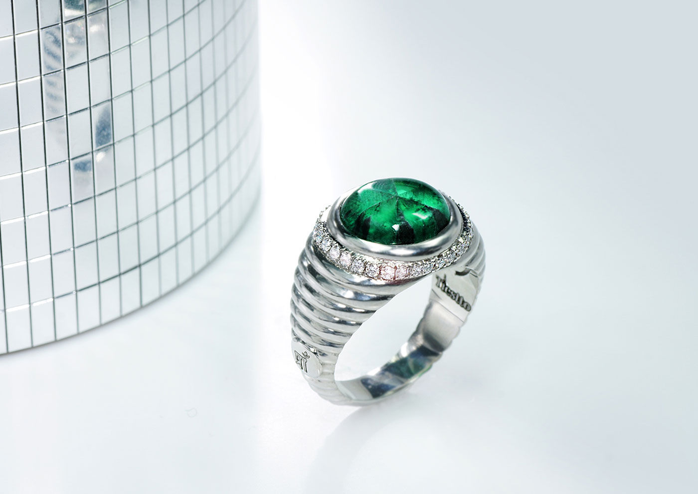 Vera Tiestto trapiche emerald ring in white gold with diamonds