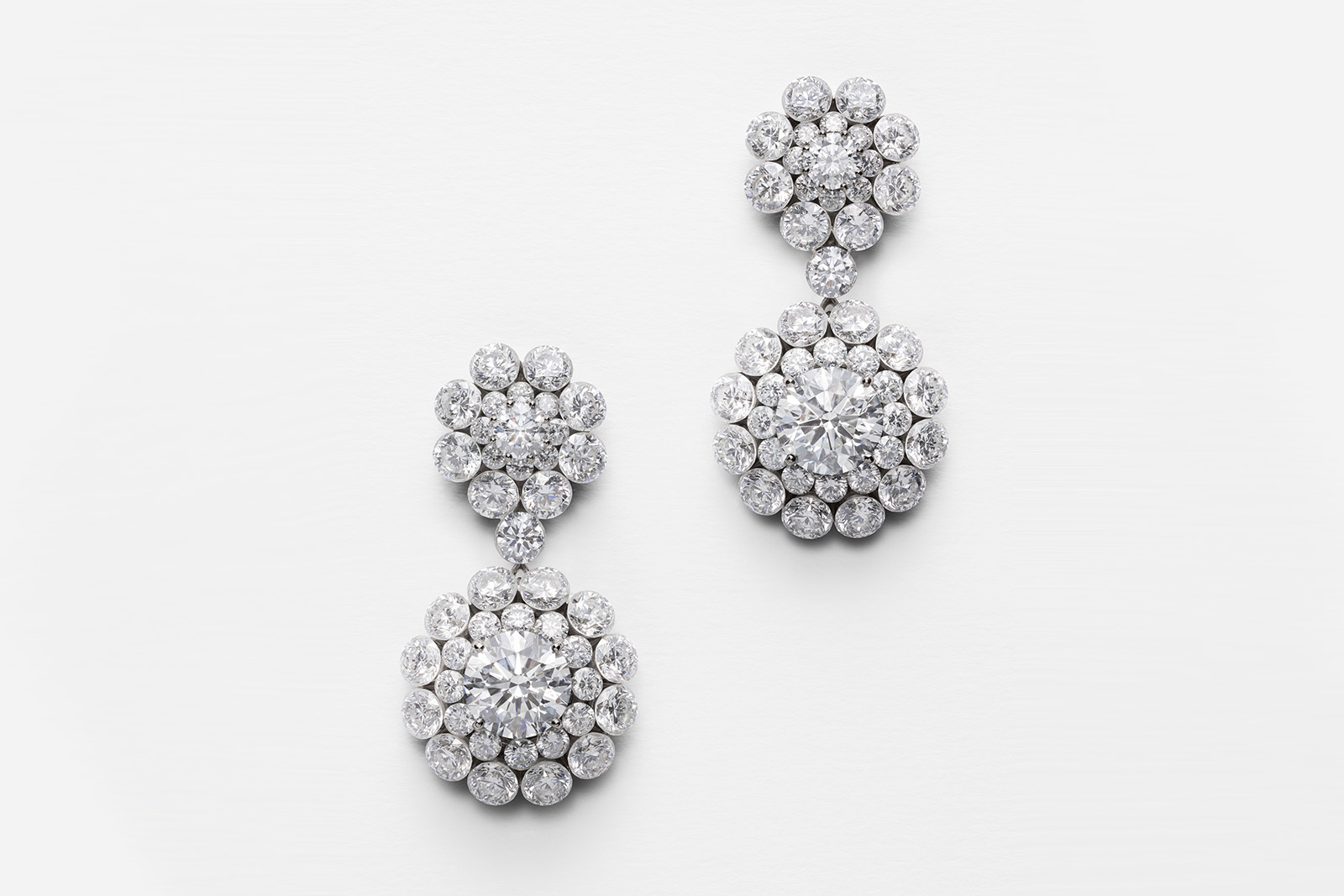 Chopard 'Magical Setting' earrings with diamonds in 18k white gold