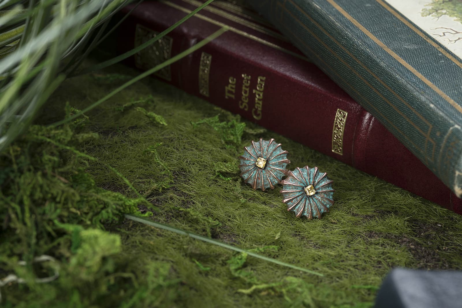 Tessa Packard 'Anenome' earrings with yellow sapphire in 18k yellow gold, black rhodium and verdigris brass