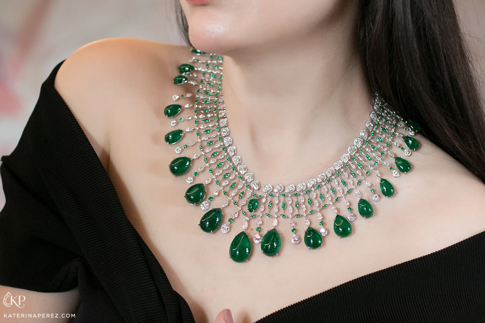 Chopard Red Carpet 2019 collection necklace with pear cut cabochon emeralds, emeralds and diamonds