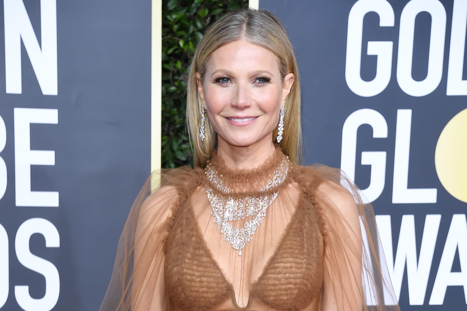 Gwyneth Paltrow wearing two Bulgari Fiorever collection necklaces, High Jewellery earrings and rings totaling almost 100ct of diamonds 