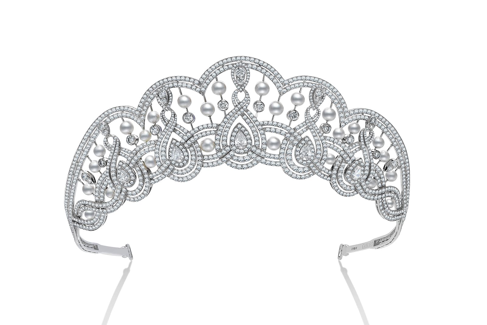 Garrard tiara with pearls and diamonds in white gold