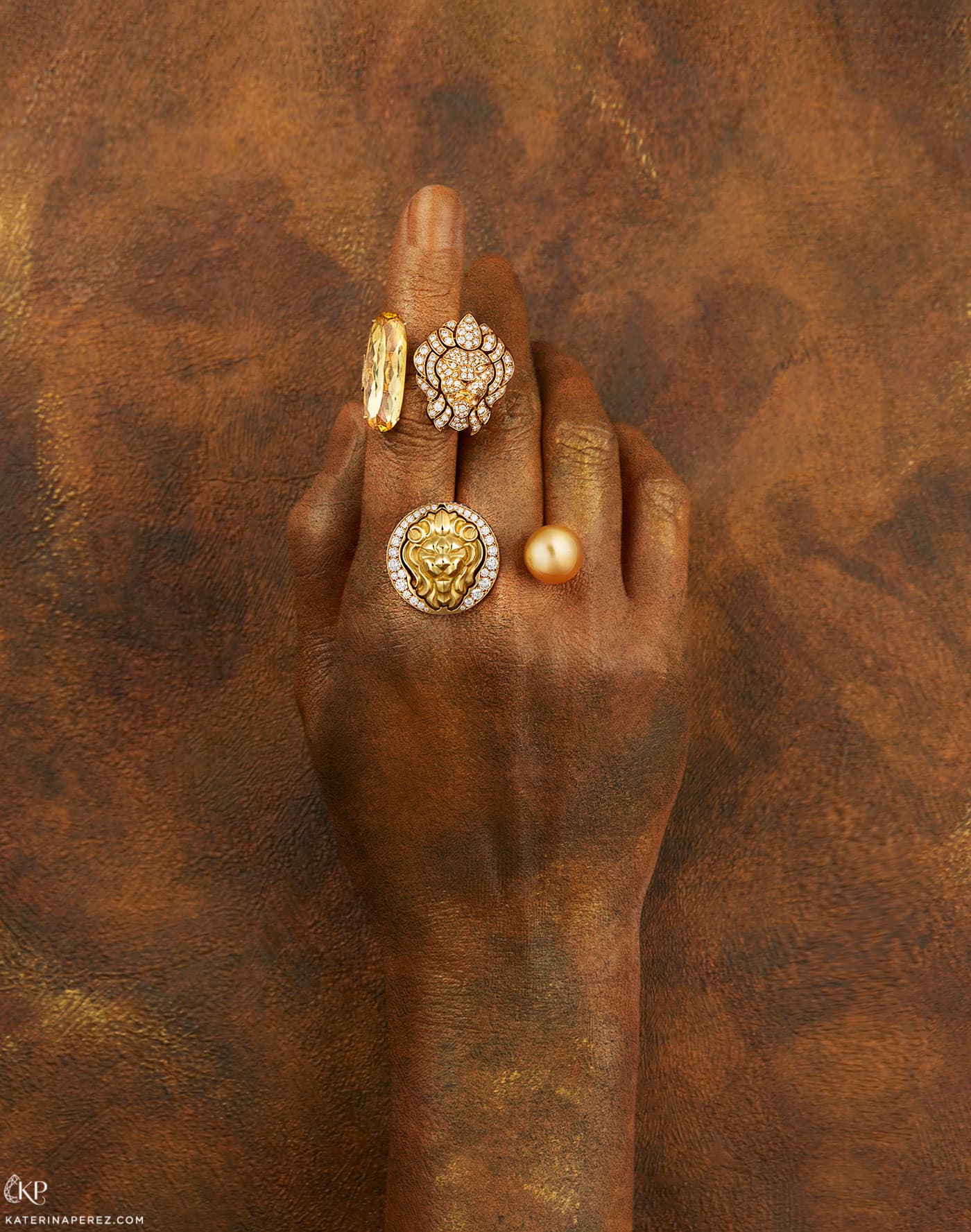 Chanel L'Esprit du Lion ring with oval yellow beryl and diamonds paire with Sous le Signe du Lion ring with a South Sea pearl and diamonds