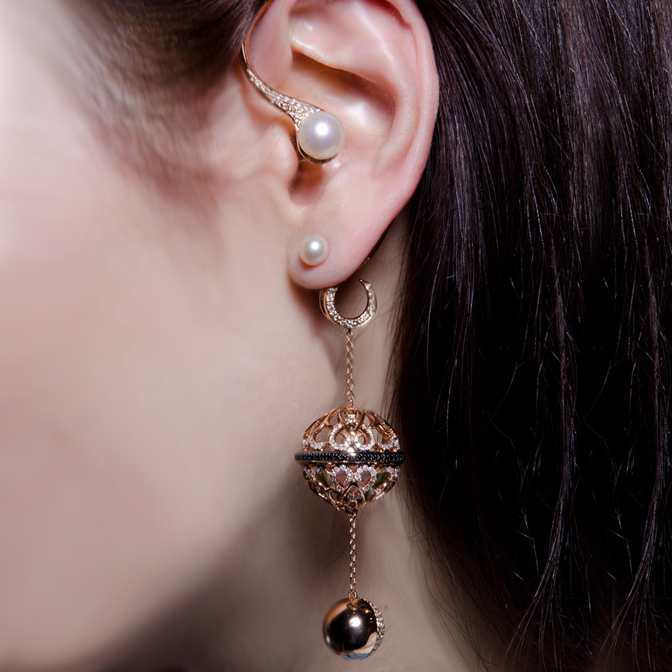 Dionea Orcini Il Profumo ear cuff in rose gold with pearls, black and white diamonds