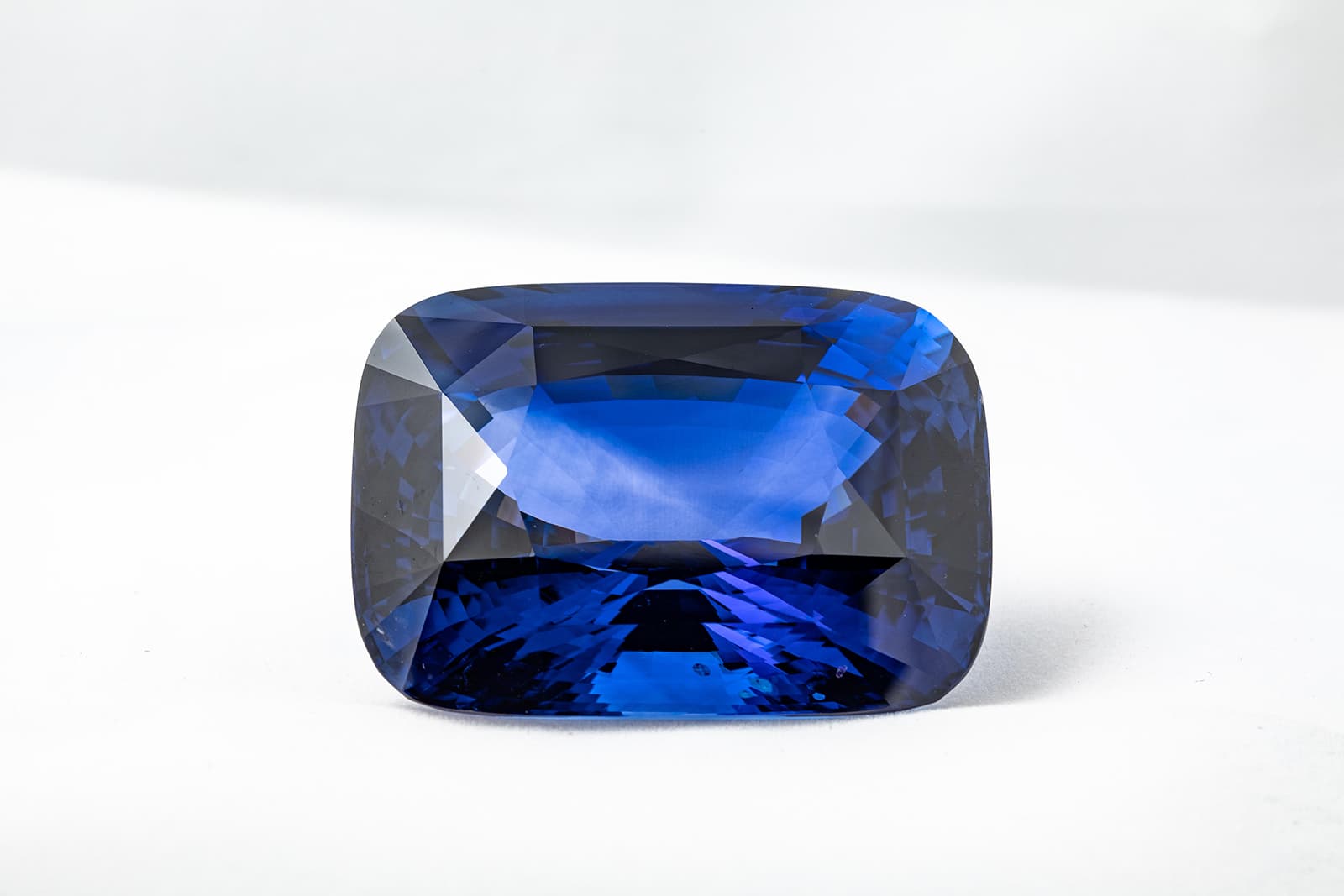The 'Siren of Serendip' 422.66ct blue sapphire