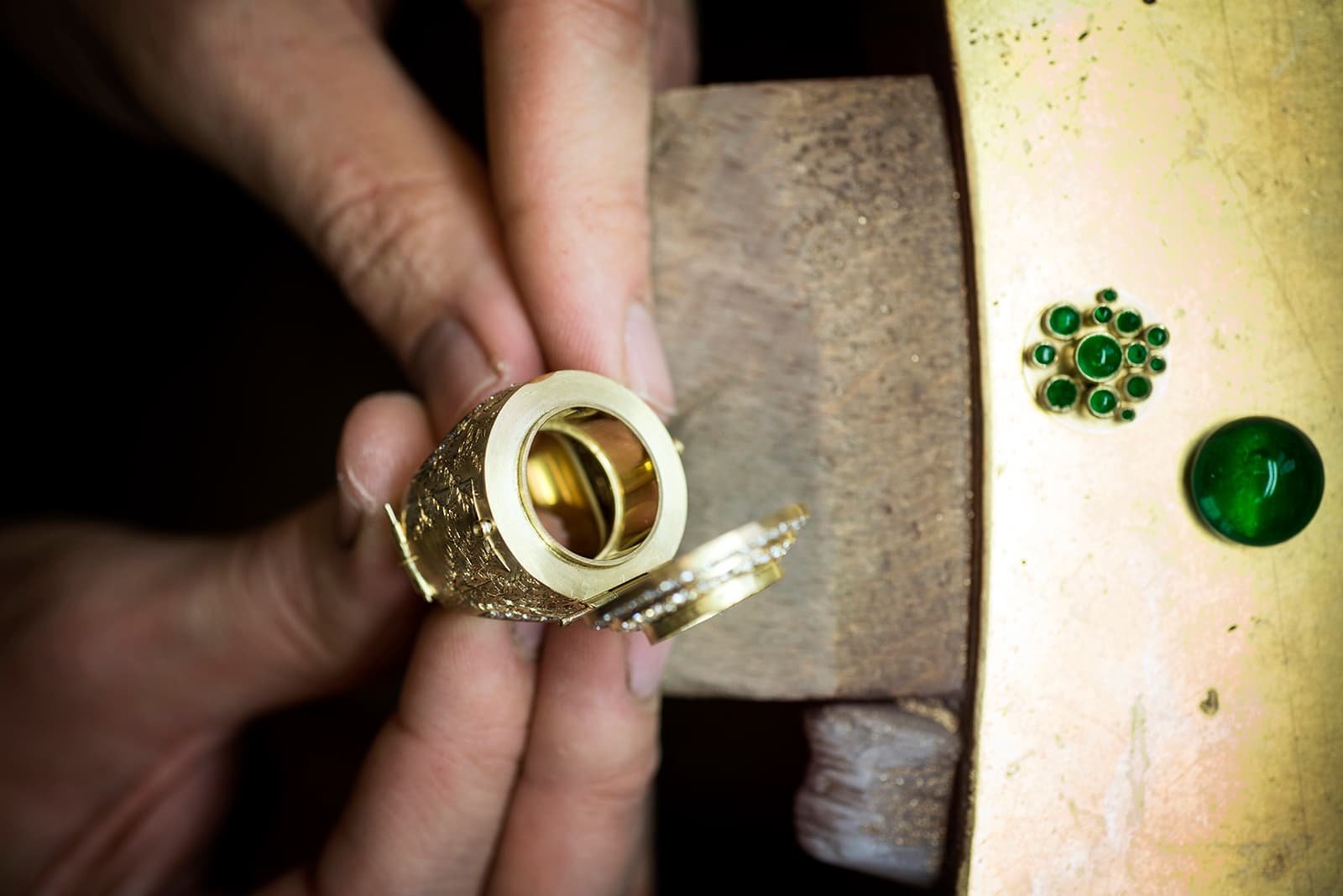 Preparing Theo Fennell's Emerald City opening ring to be set with a 13.14 carat Zambian cabochon emerald