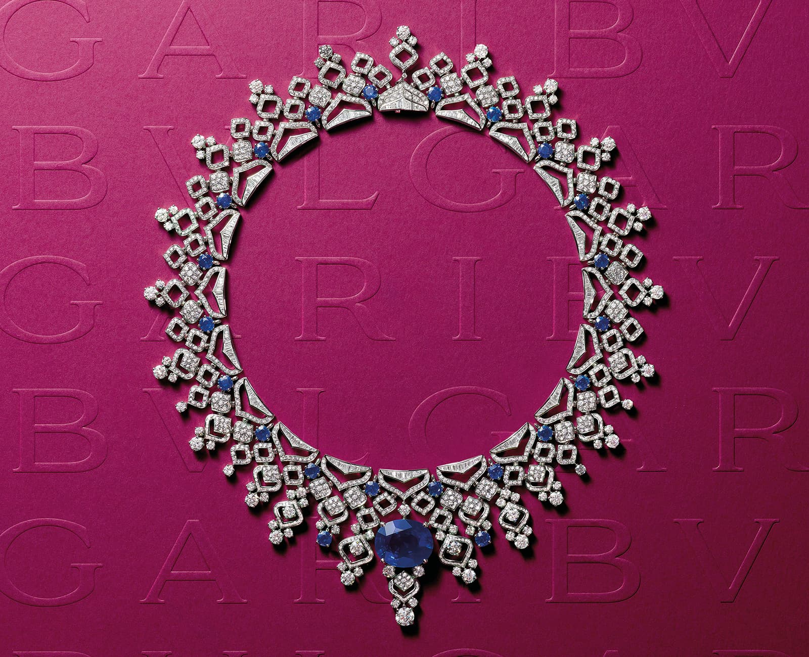 Колье Bvlgari Barocko Sapphire Lace из платины с цейлонскими синими сапфирами и бриллиантами