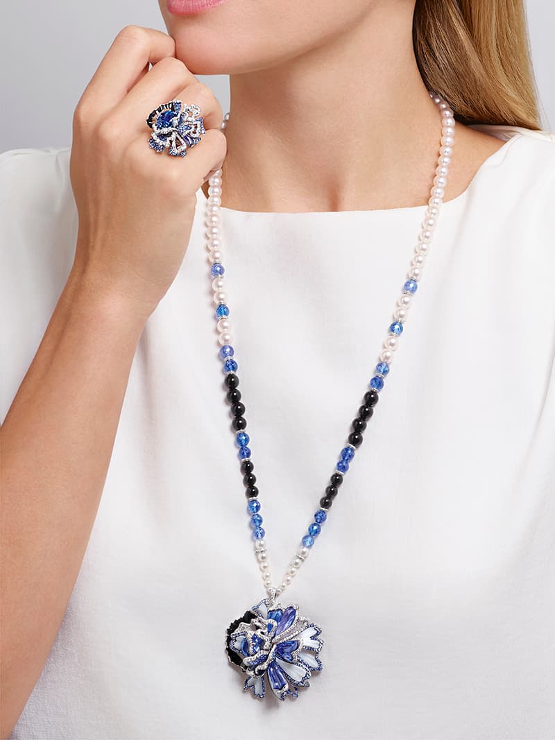 Esquisse de Chaumet necklace and ring with sapphires, tanzanites, diamonds, mother-of-pearl and onyx
