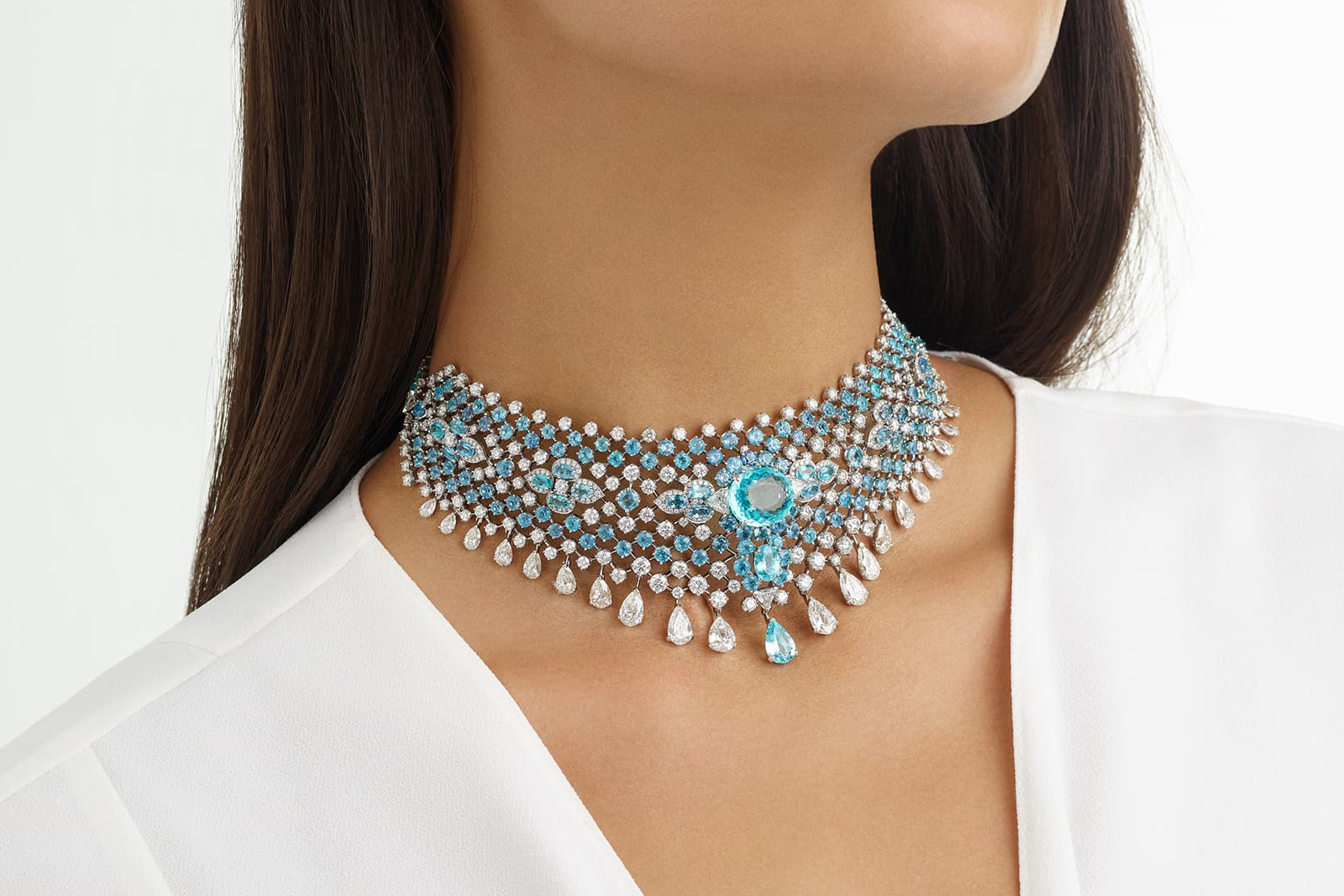 David Morris Azul choker from the Renaissance High Jewellery collection with Paraiba tourmaline, round diamonds, triangular-cut diamonds and pear-shaped diamonds