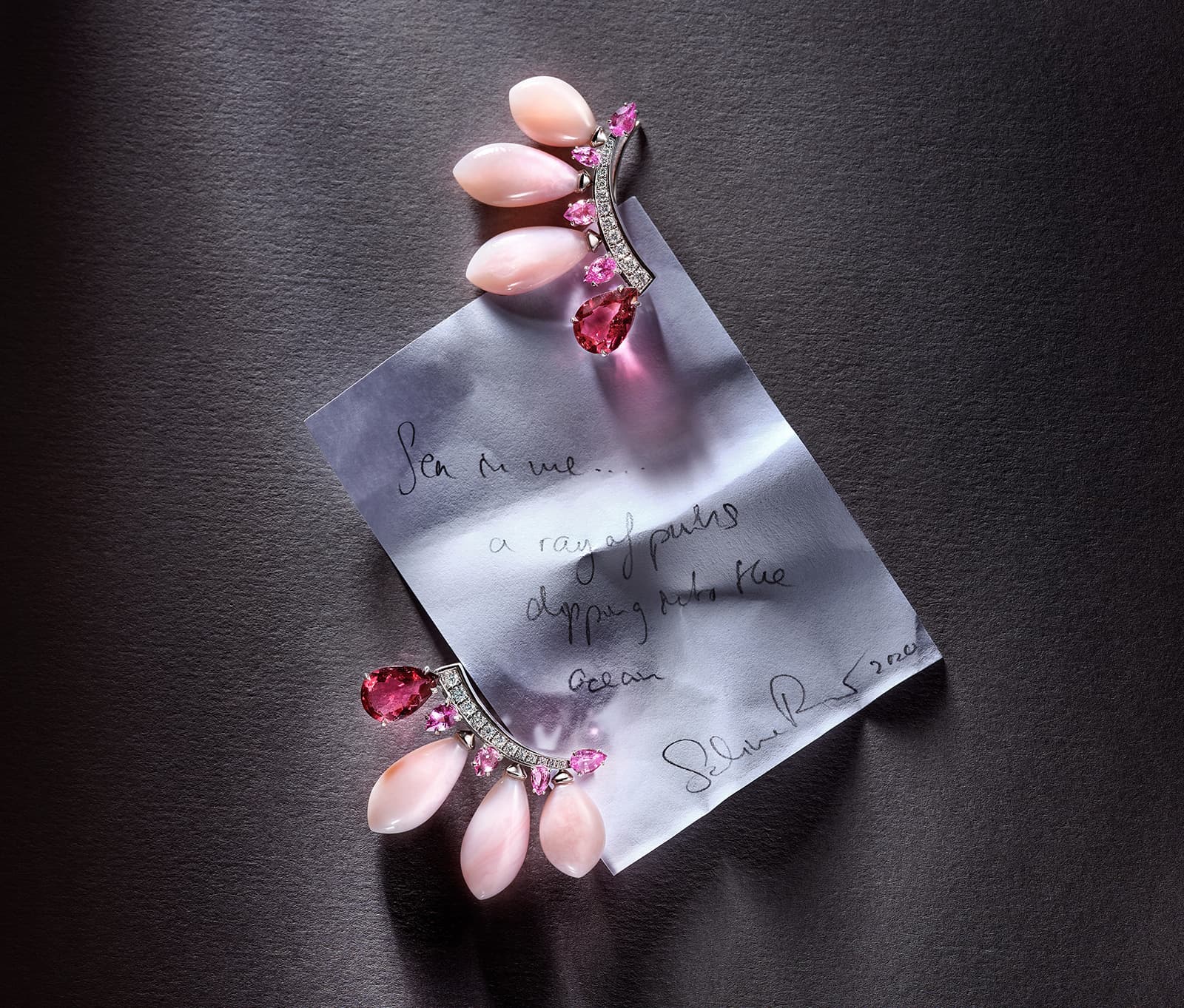 Серьги Grace от Sabine Roemer с турмалином, "каплями" розового опала, розовыми сапфирами и бриллиантами 0,71 карата