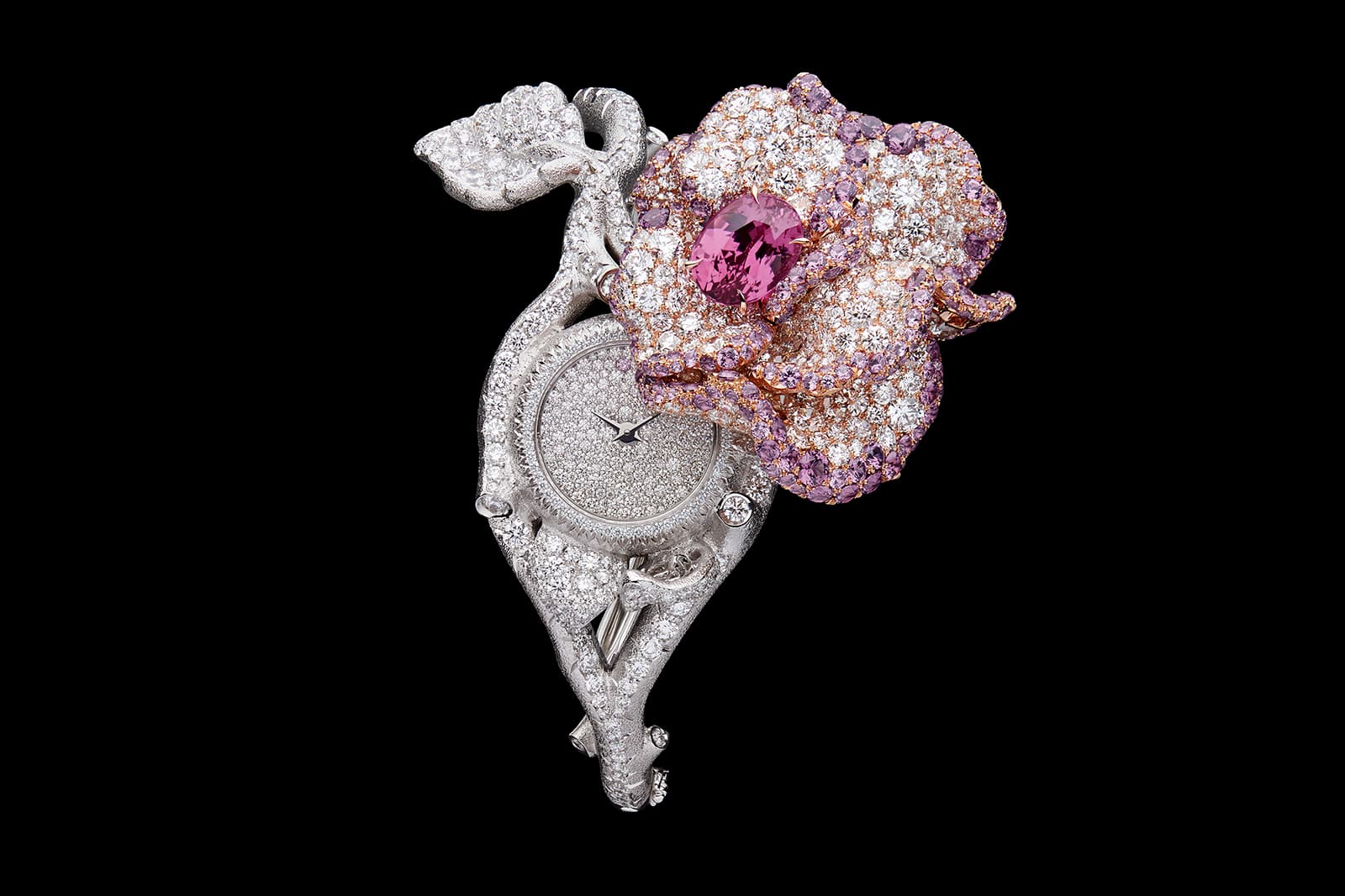 Часы Dior Rose Mantique из розового и белого золота, бриллиантов, пурпурных гранатов и розовых сапфиров