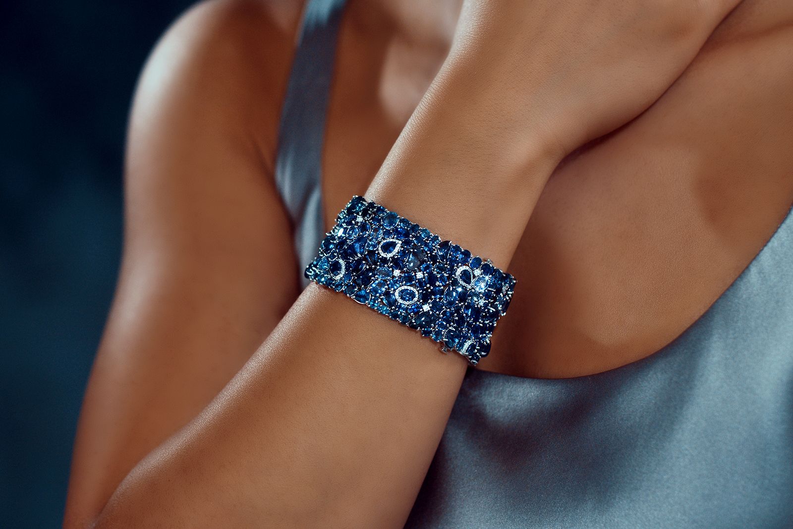 Ruchi Enchanted Evening Celeste bracelet with 123.38 carats of blue sapphires and 1.64 carats of diamonds