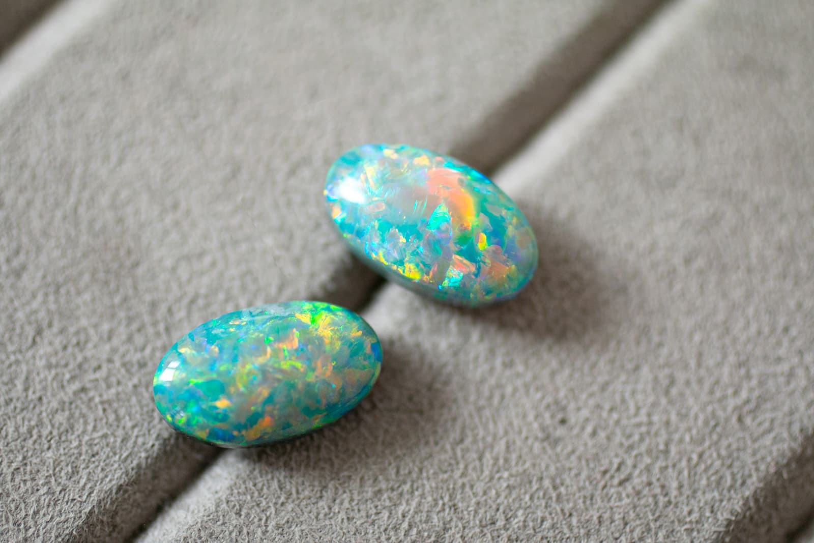Australian opal with multi-coloured flashes from IMAGEM