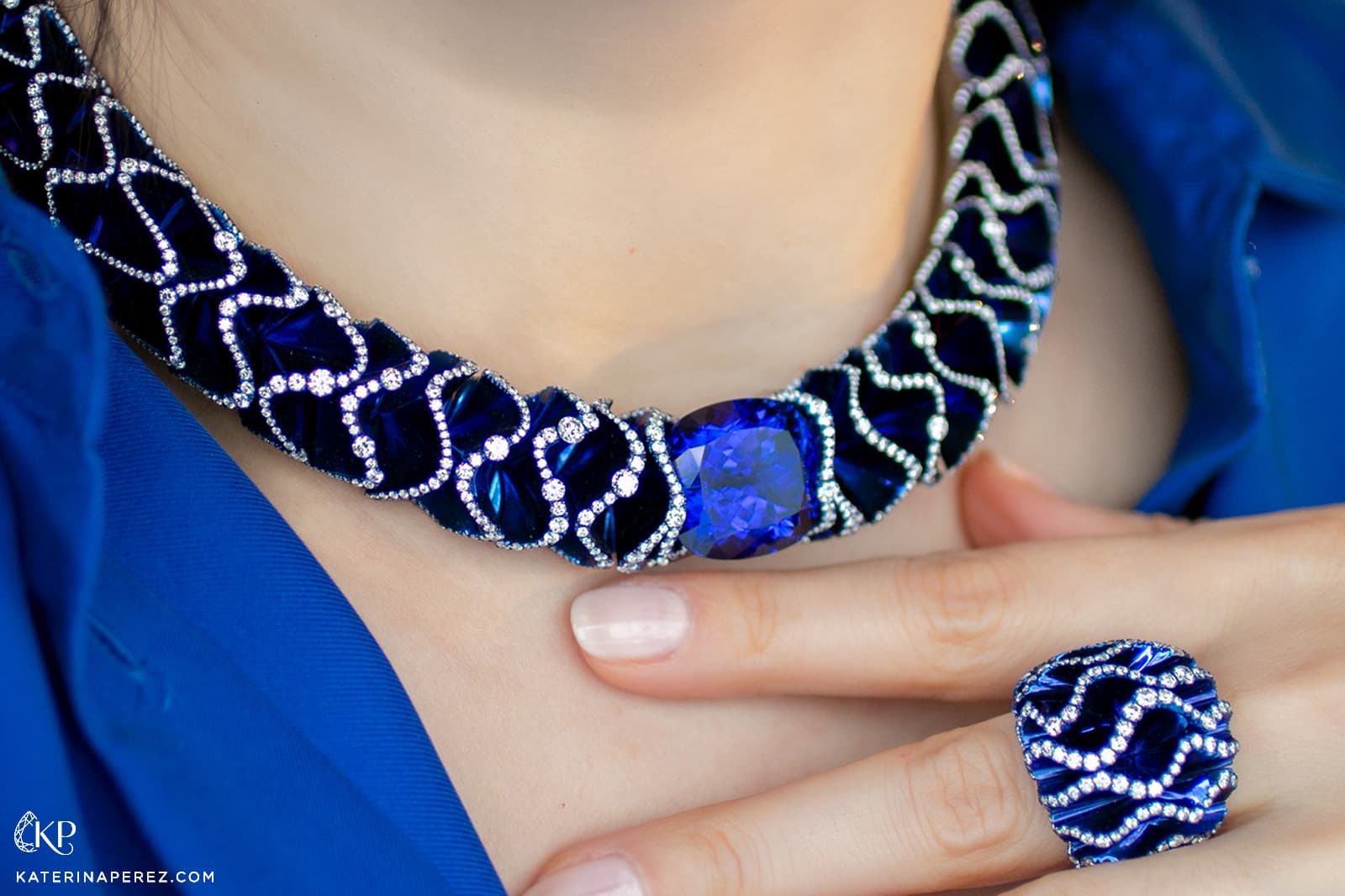 Vhernier Blue Velvet necklace in blue titanium with a 30.71 carat tanzanite and 13.94 carats of diamonds