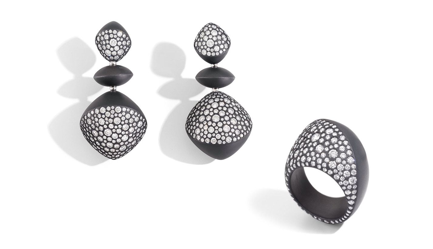 Vhernier Trottola ring and earrings in black titanium with diamonds