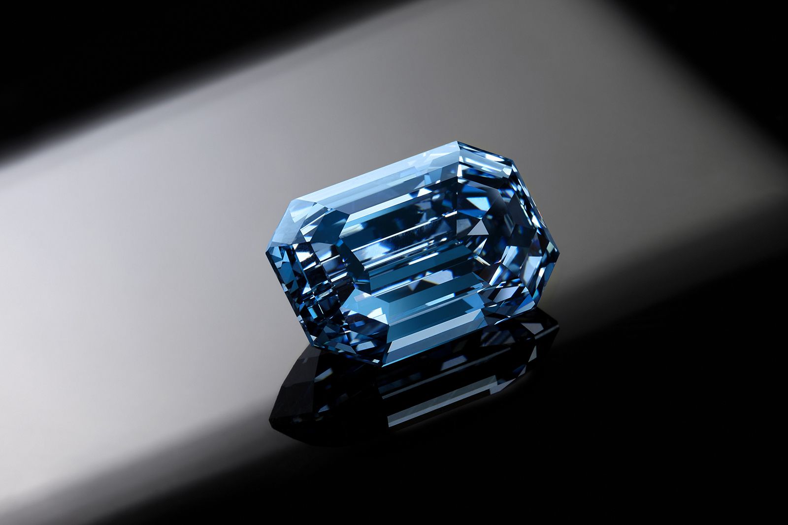 Blue Diamonds: De Beers Cullinan Blue to Mark New Auction Milestone