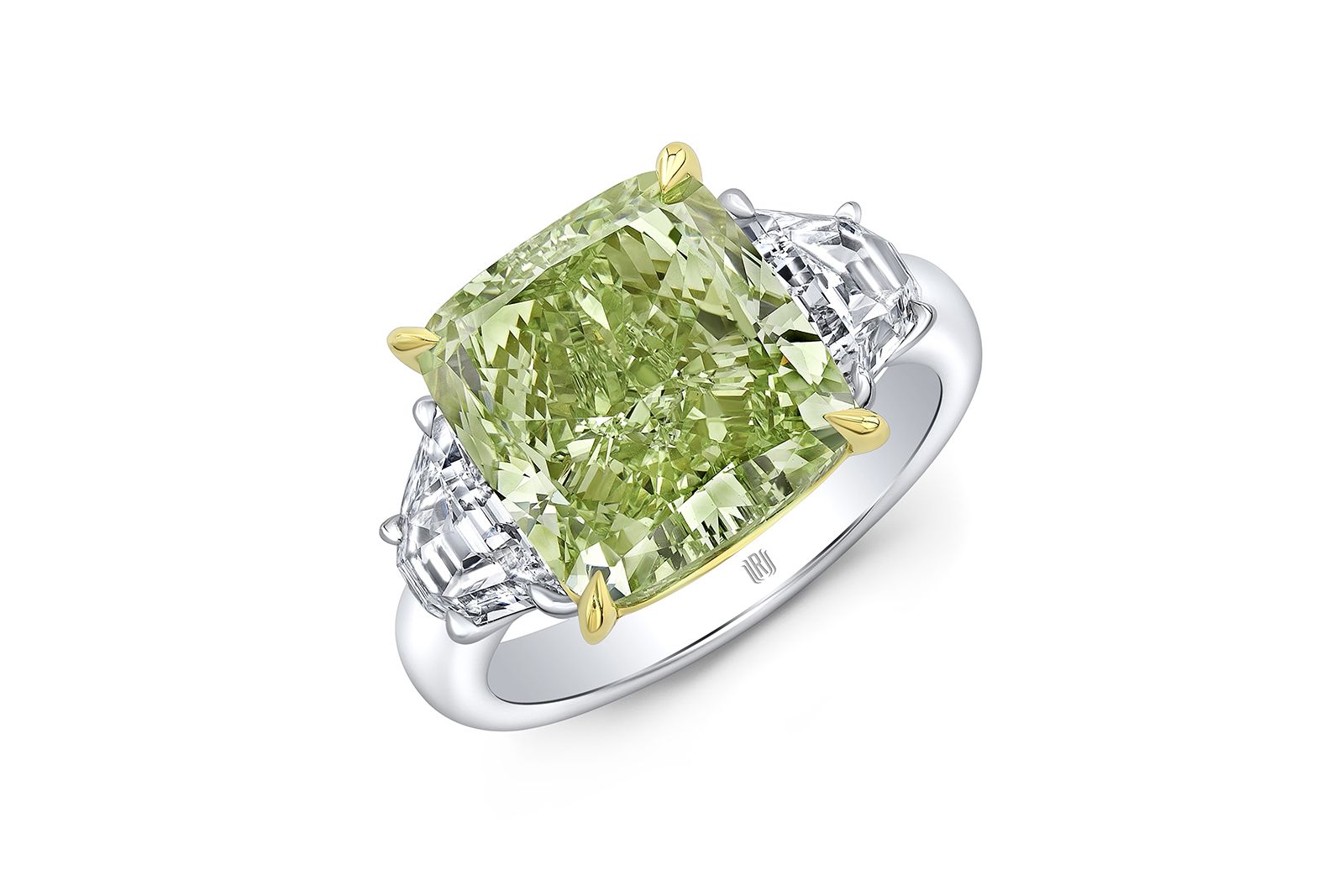 Rahaminov Diamonds green diamond ring that Ben Affleck proposed to Jennifer Lopez with