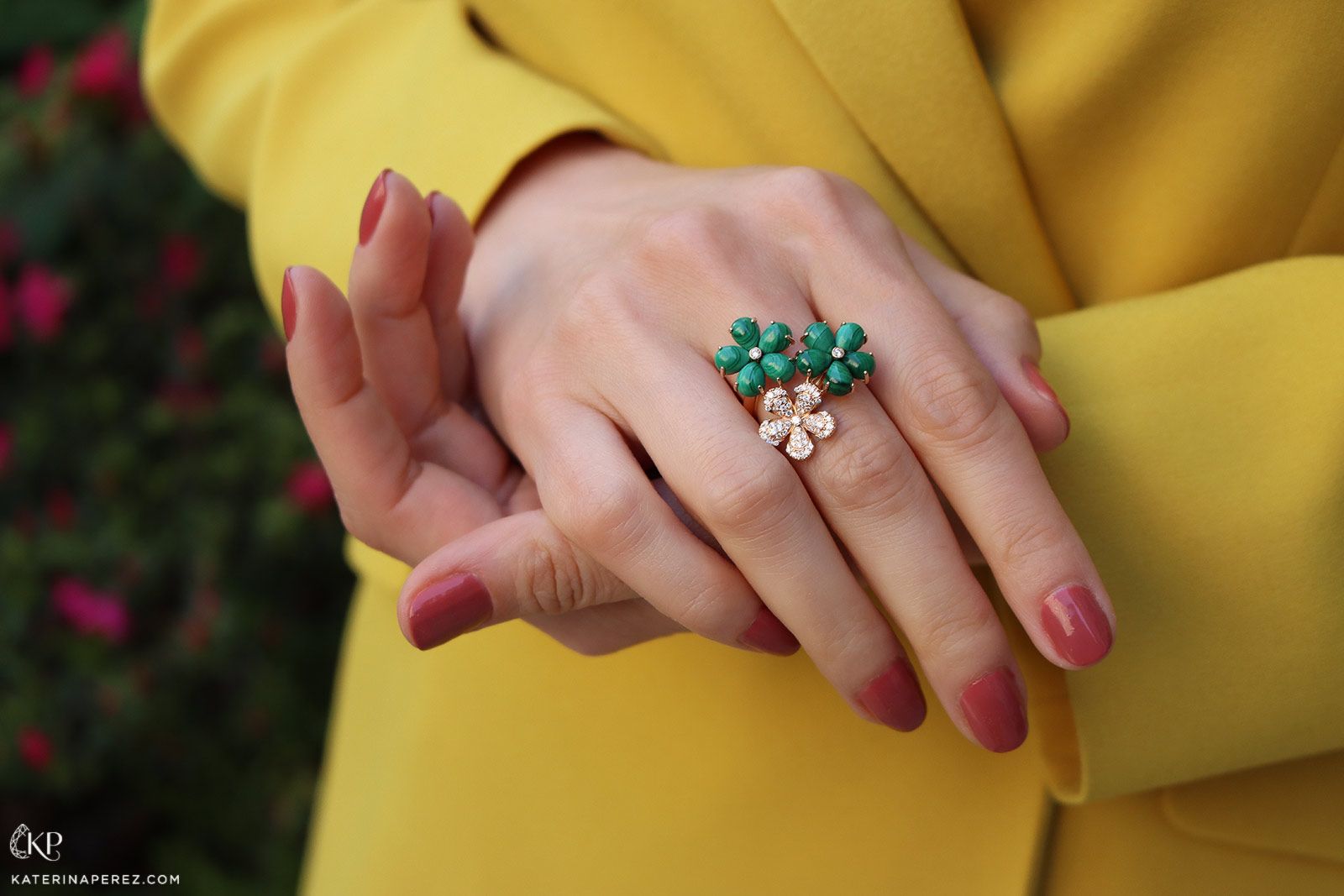 Cesare Pompanon Primavera Trio ring with malachite and diamonds in rose gold