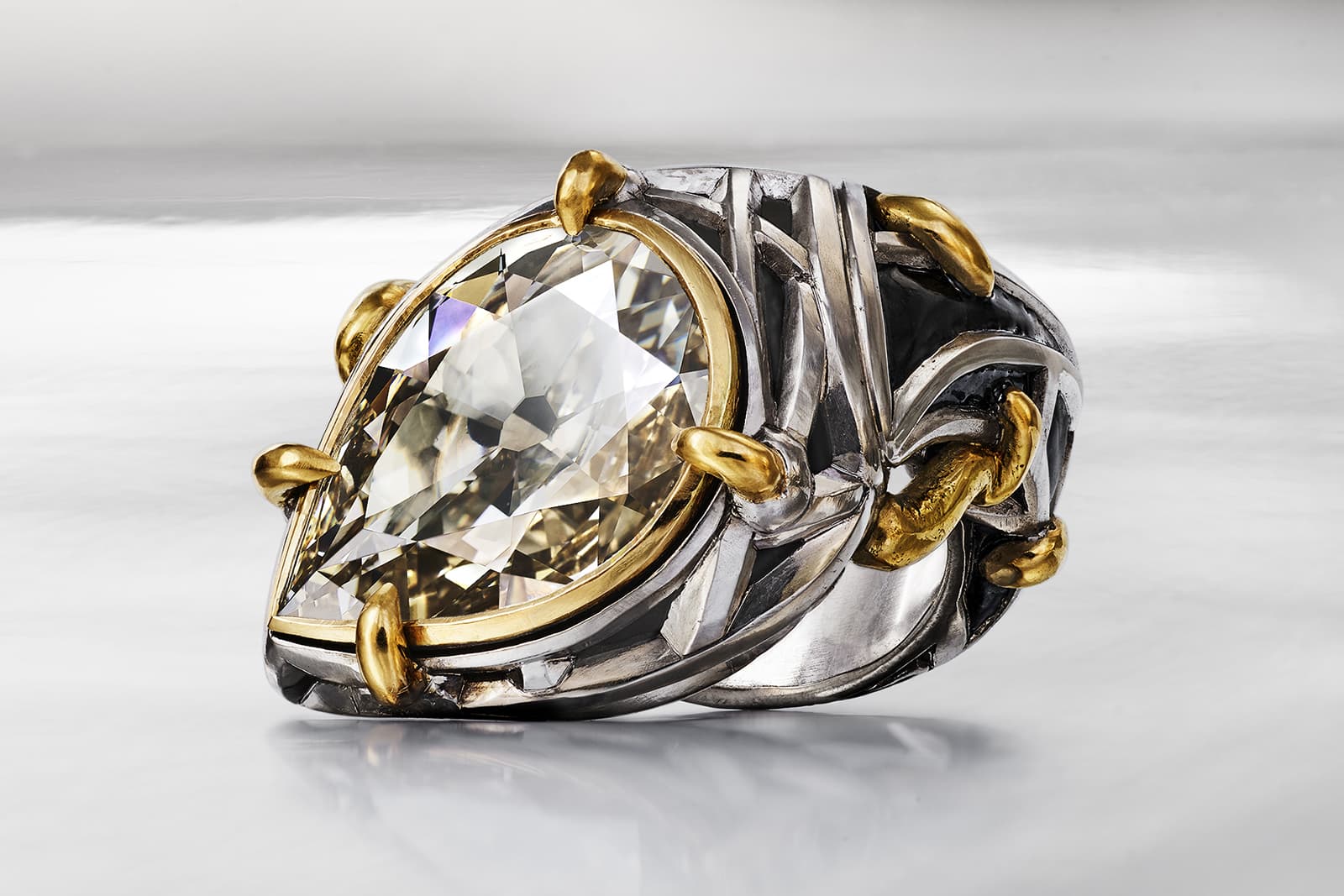 Otto Jakob Danbala ring in Yellow gold, white gold, diamond and vitreous enamel