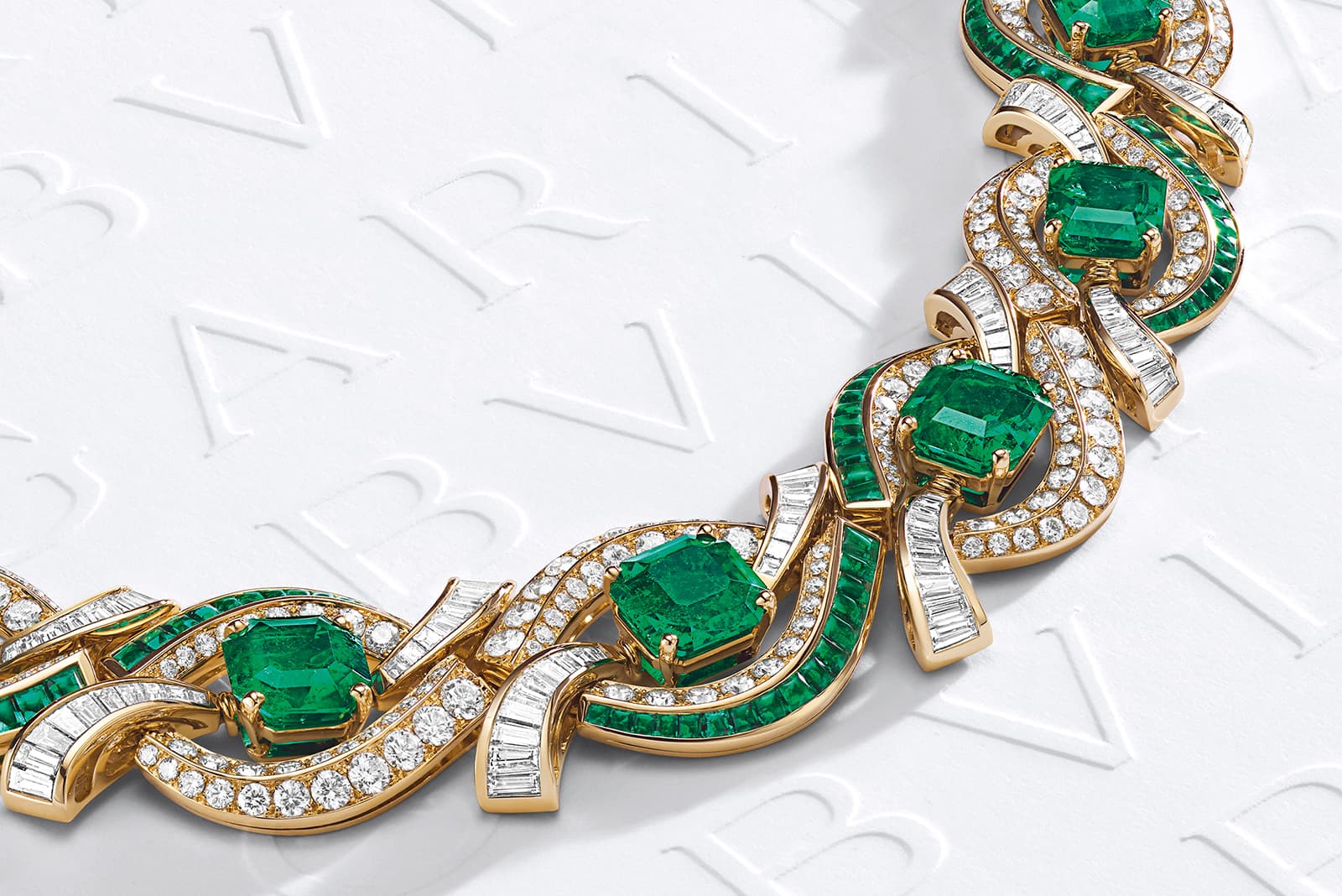 Bvlgari Sperpenti Diamond & Emerald Necklace -V43644 - vividdiamonds