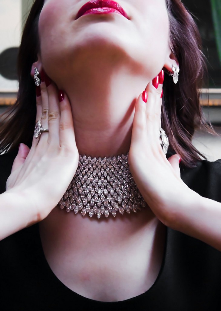 Ожерелье с бриллиантами огранки маркиз, общий вес - 220 карат