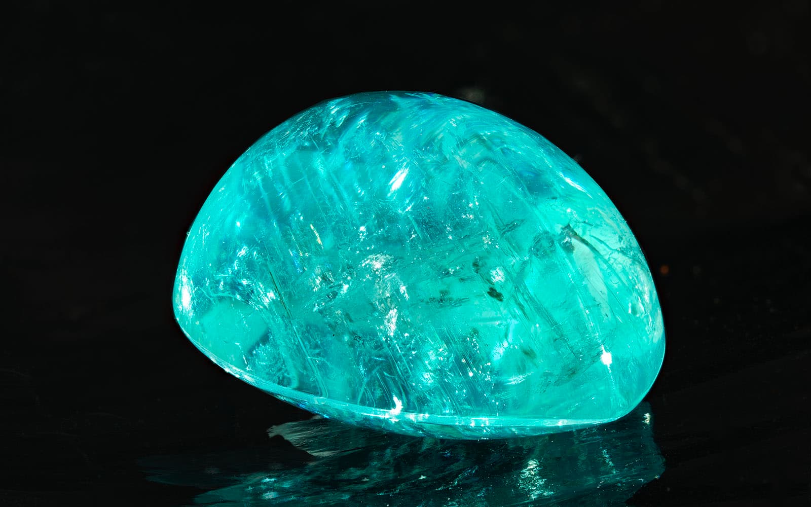 Large Cabochon Paraiba tourmaline from the Doris Hangartner Collection