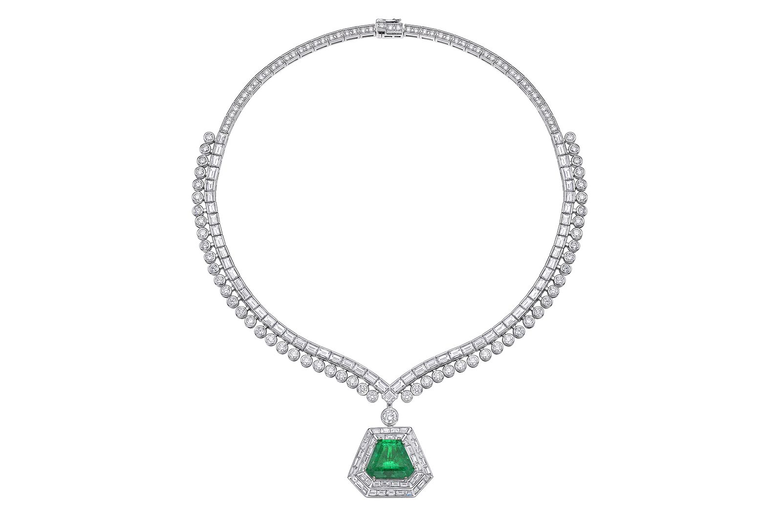 Sunita Nahata Crown necklace with a 9.42 carat Colombian emerald and diamonds in 18k white and yellow gold, from the Art Deco Emerald collection 