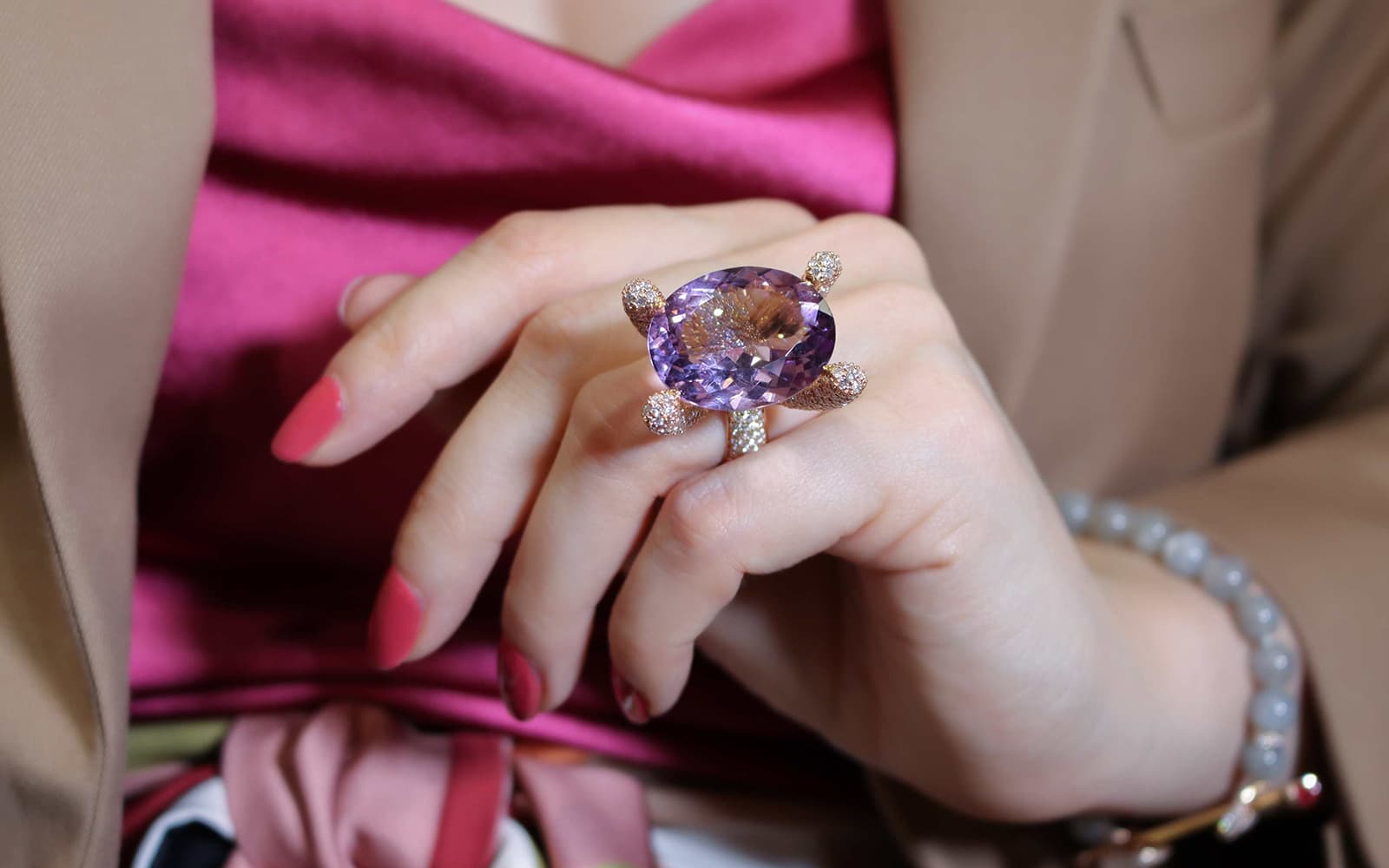 De' Lazzari-Oro Addosso natural lilac amethyst ring with diamonds in rose gold