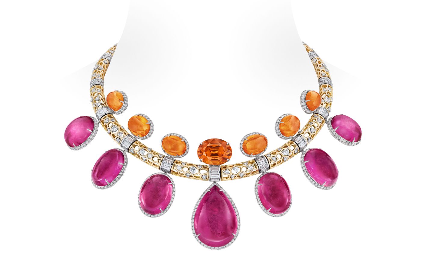 Louis Vuitton Seeds High Jewellery necklace in gold, platinum, a 52.75-ct pear-cut pink cabochon tourmaline rubelite, a 20.27-ct oval-cut spessartite Mandarin garnet, rubelites, Mandarin garnets and diamonds from the Deep Time High Jewellery Collection