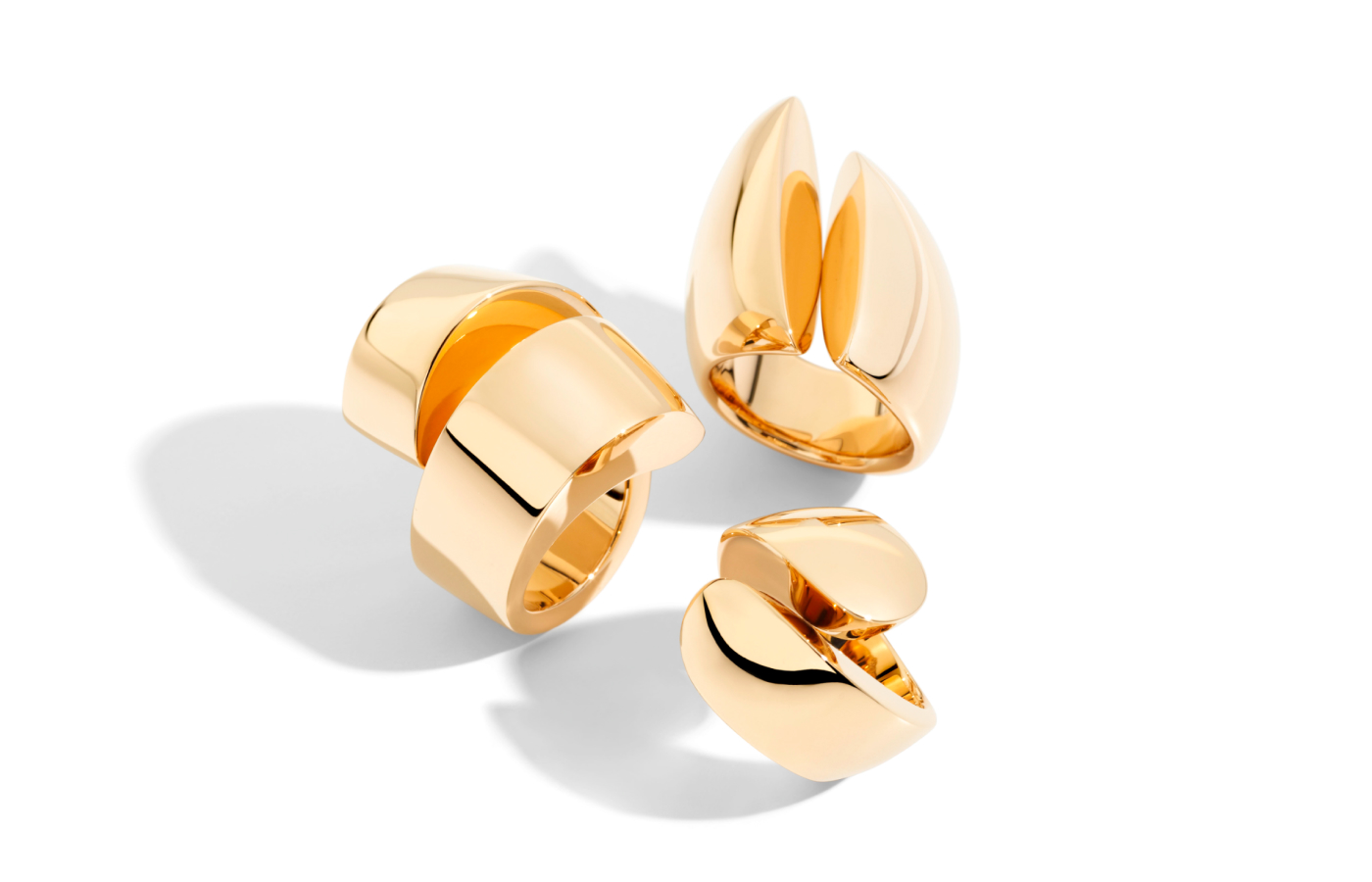 Kiss, Spire and Eclisse rings in gold by Vhernier 