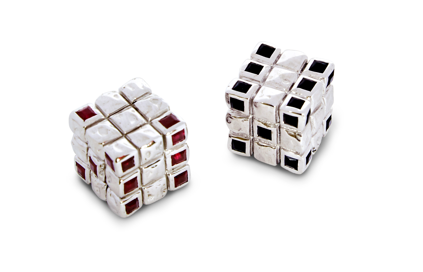 Patcharavipa Grid Dice in Siam gold vermeil, features 3.4-cts of ruby and 1.87-cts of onyx