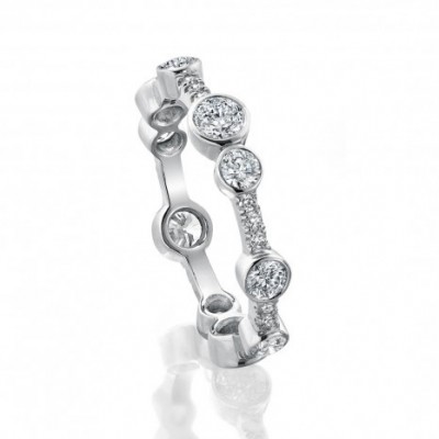 Boodles band in white gold and diamonds