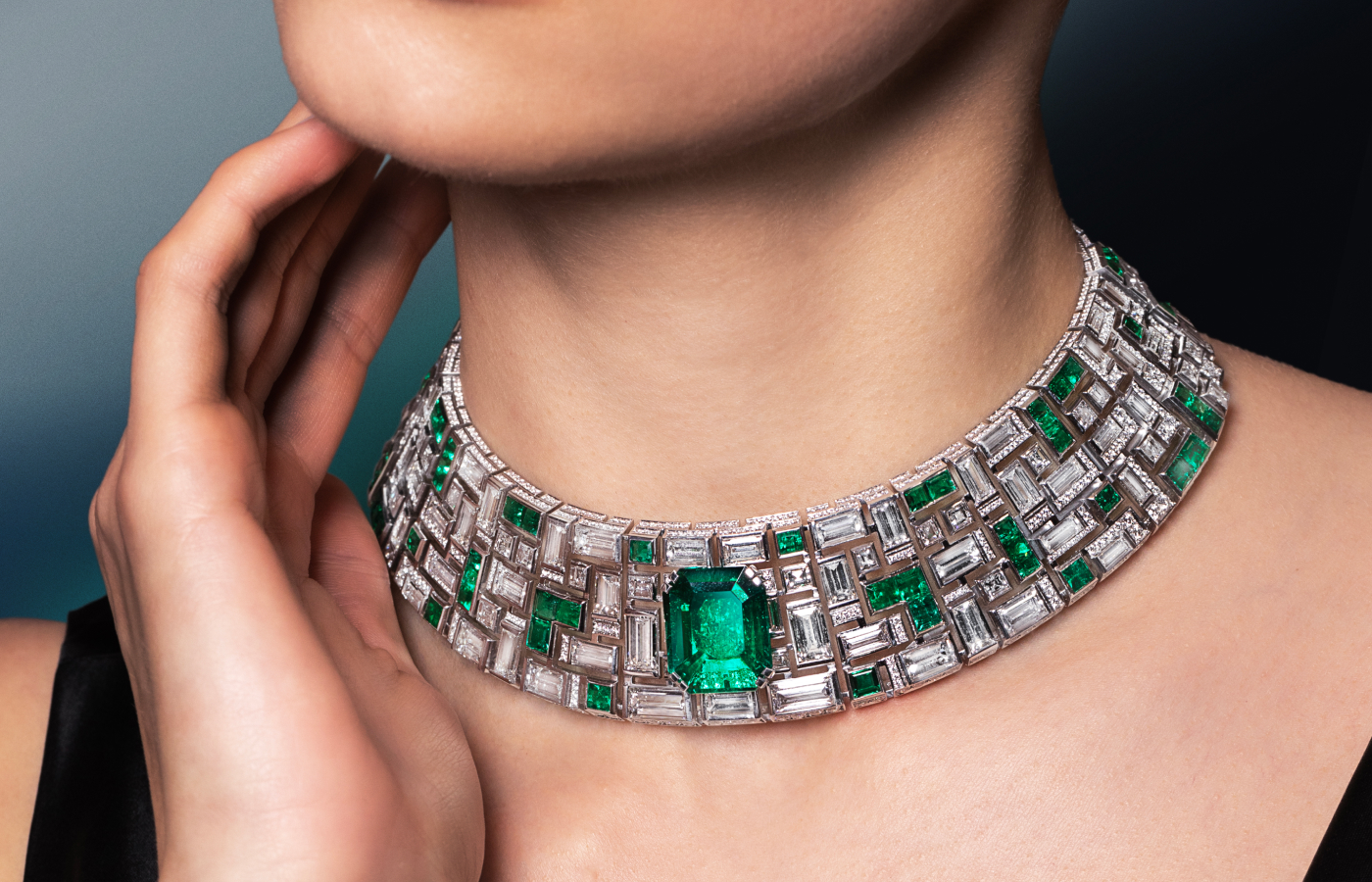 David Morris Mosaico high jewellery choker in white gold, emerald, a 15-ct Colombian emerald and diamond