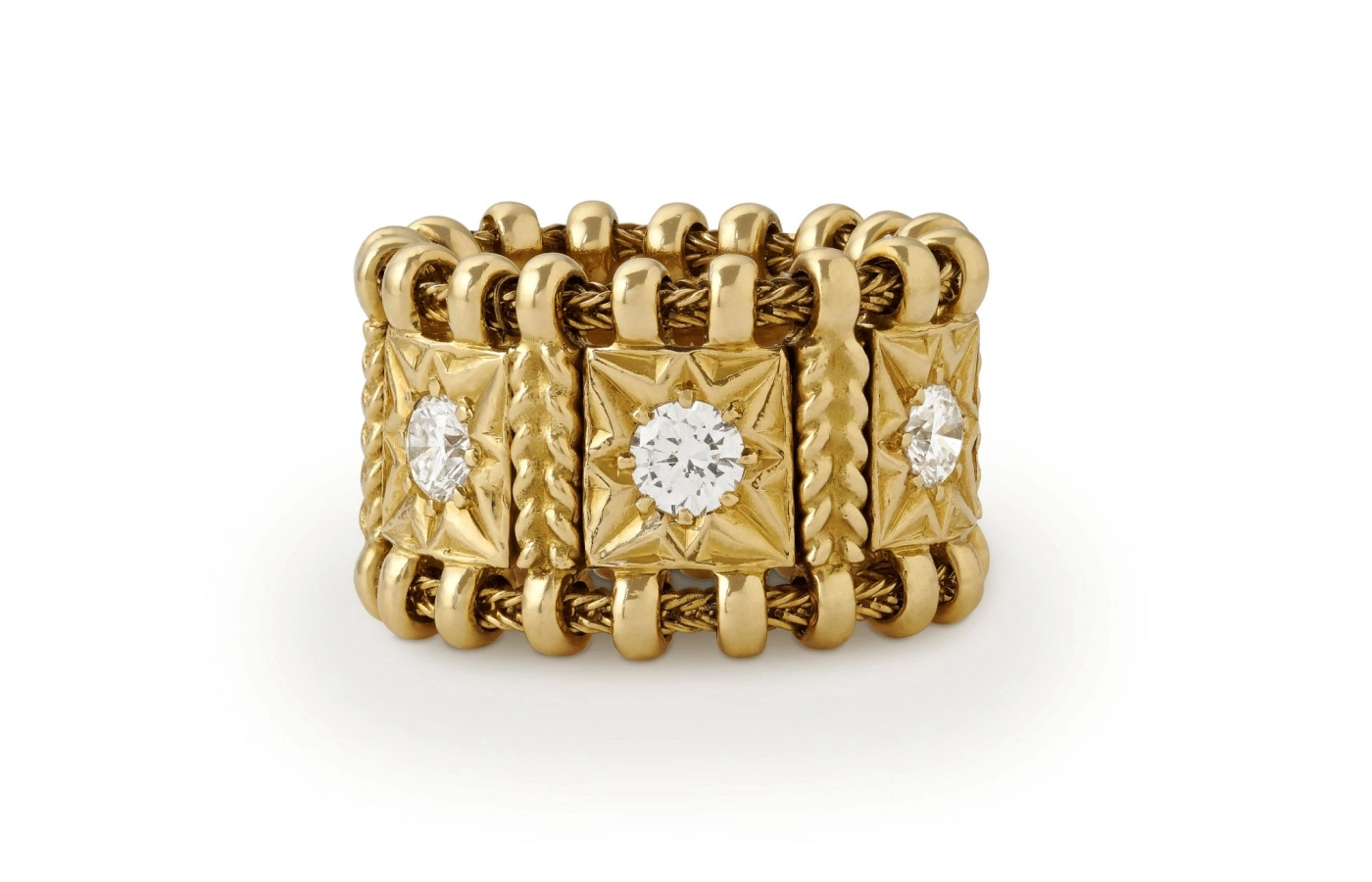 Elizabeth Gage Diamond Agincourt ring with a foxtail chain, set with six round brilliant-cut diamonds totalling 1.48 carats in six sections with carved star motifs, all in 18k yellow gold 