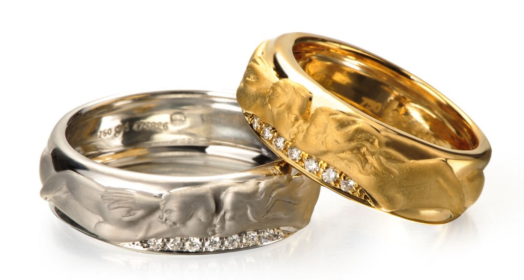 Carerra Y Carrera Promesa rings in white and yellow gold