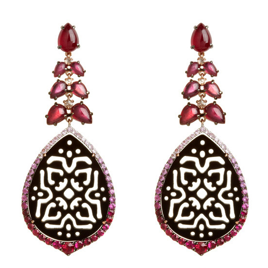 Arabesque onyx earrings