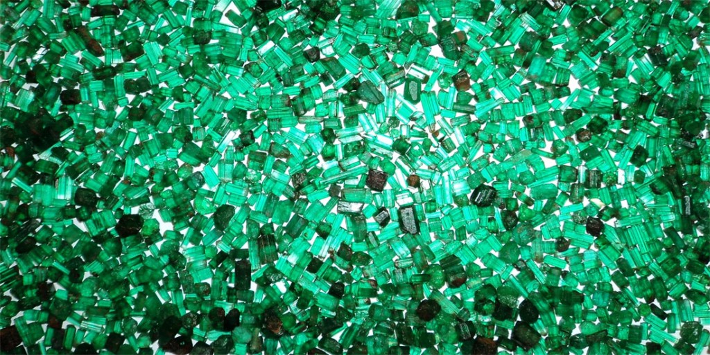 Afganistan-emeralds Photo by Barbra Voltaire from www.gemologyonline.com forum